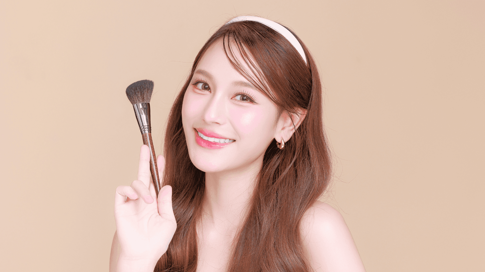 cach_trang_diem_nhe_nhang_tre_trung_giup_thu_hut_anh_nhin_1_2b58b08605.png