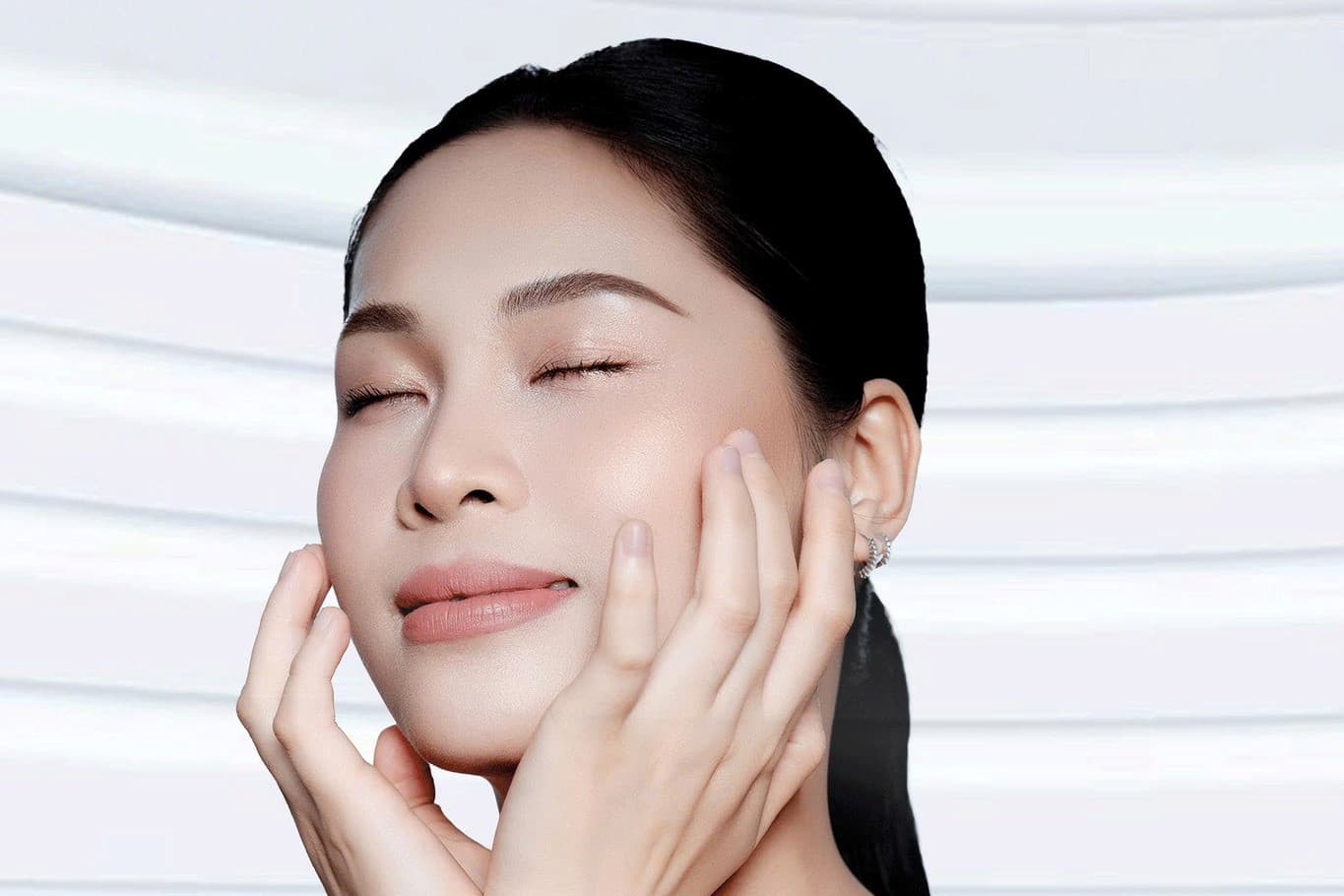 mặt 2.jpg