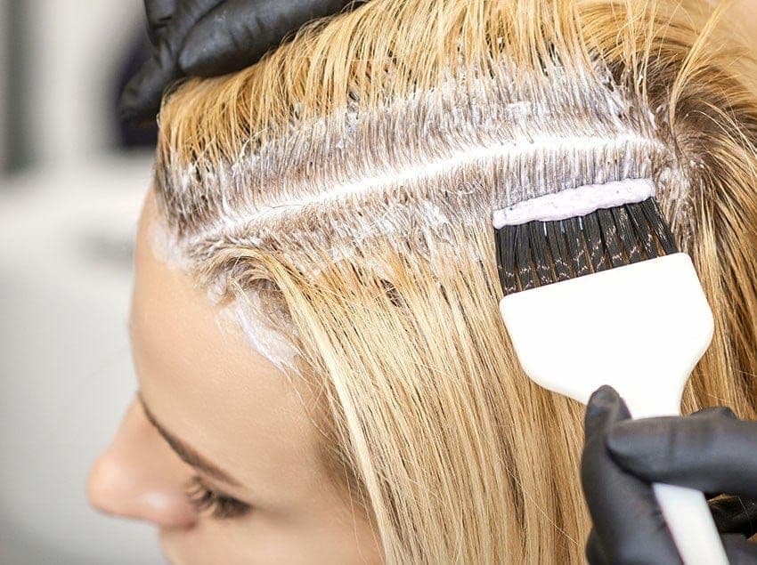 your-haircare-guide-to-bleaching-roots-without-overlapping_3b5c885f-6c2c-4ead-a0fa-9066ed92d935.jpg
